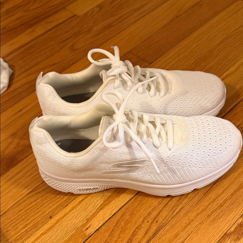 Skechers GoRun White Athletic Shoes